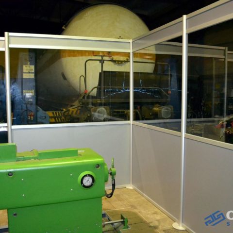 Obudowa maszyny w środowisku produkcyjnym — jak realnie wpływa na bezpieczeństwo pracy?