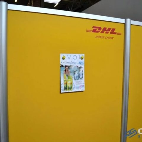 Ścianka magnetyczna w nowoczesnych przestrzeniach użytkowych – jak działa to rozwiązanie?